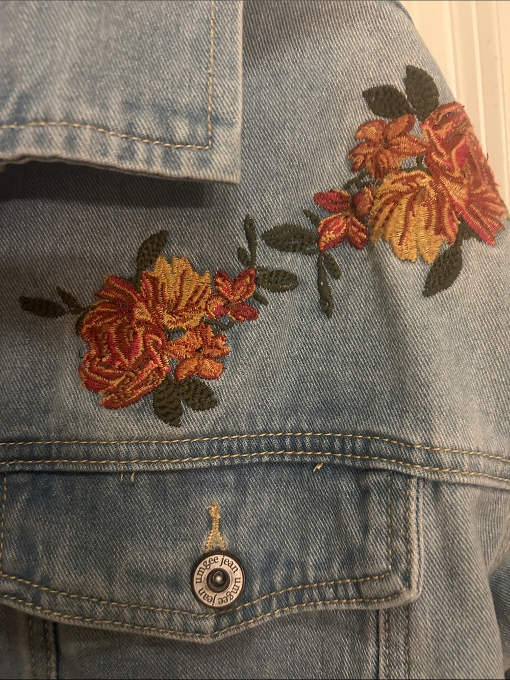 Umgee Light Blue Cropped Denim M Jacket with Floral Embroidery - Picture 3 of 4